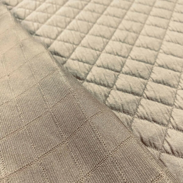 Καπιτονέ τετράγωνα beige