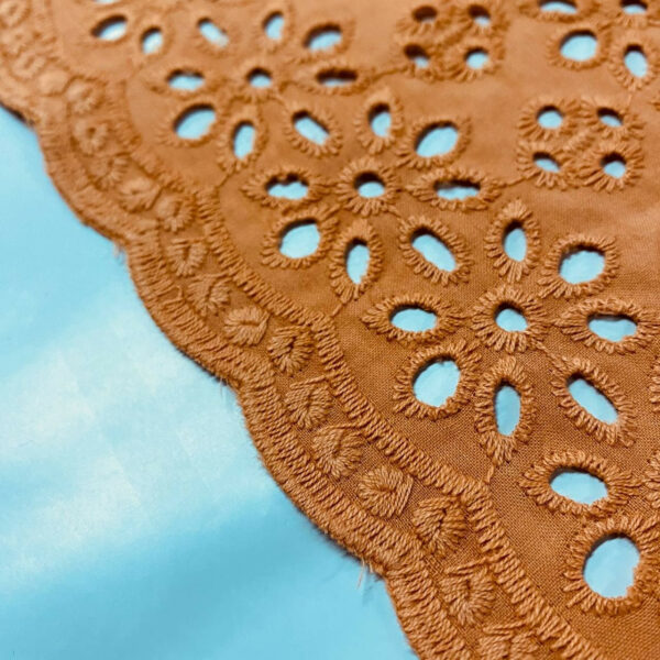 Ποπλίνα embroidery caramel