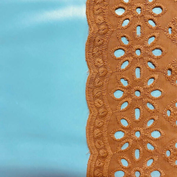 Ποπλίνα embroidery caramel